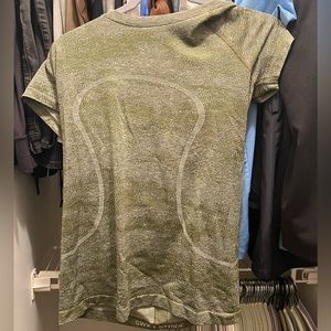 Lululemon Swiftly Tech Tee Size 8